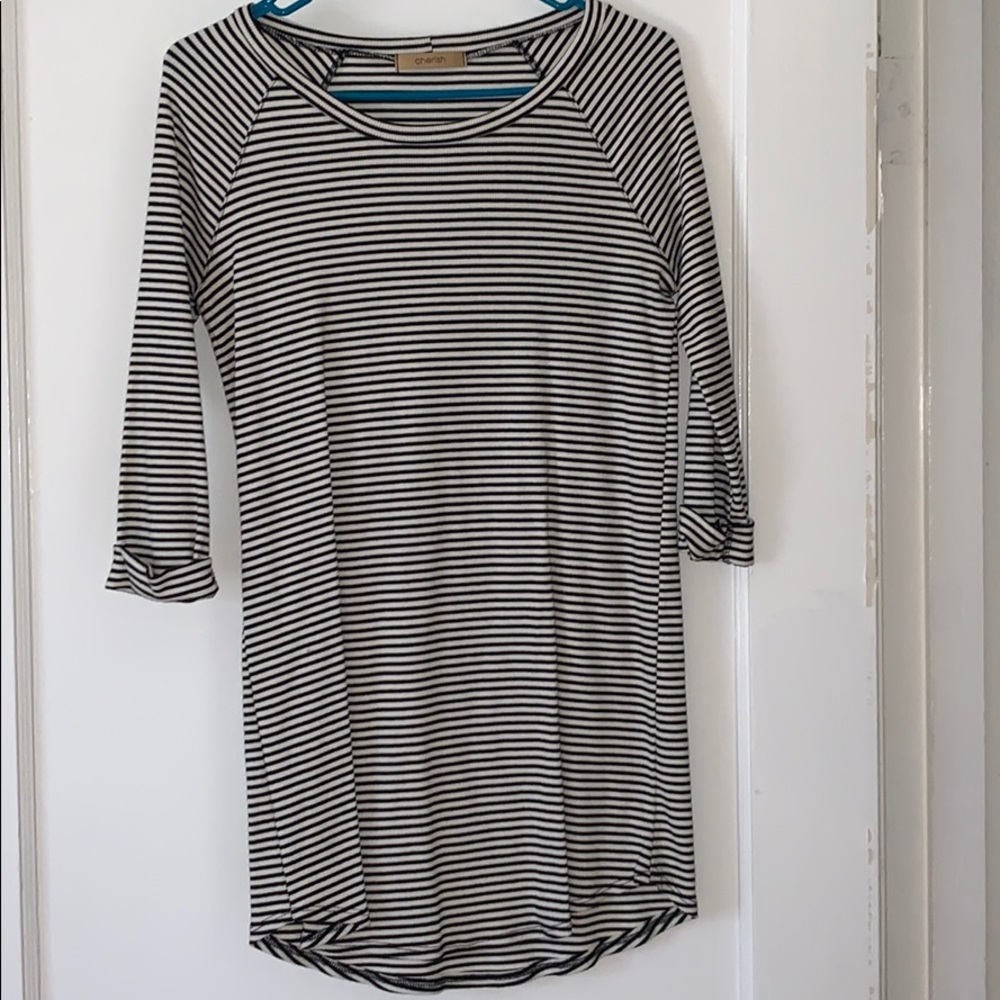 Size small t shirt dress